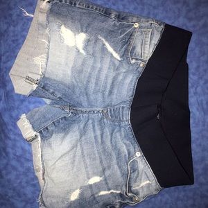 Medium maternity shorts
